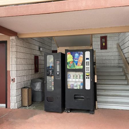 レッド ルーフ イン バージニア ビーチ ノーフォーク エアポート バージニアビーチ エクステリア 写真